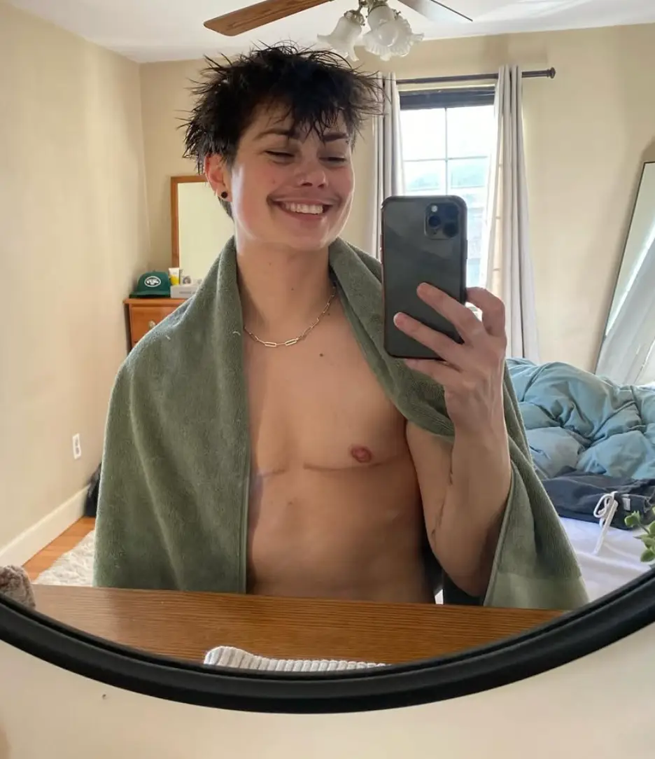 Dylan O'Brien's trans sibling Julz says they haven't heard from him in a year (@julzbob417/Instagram)