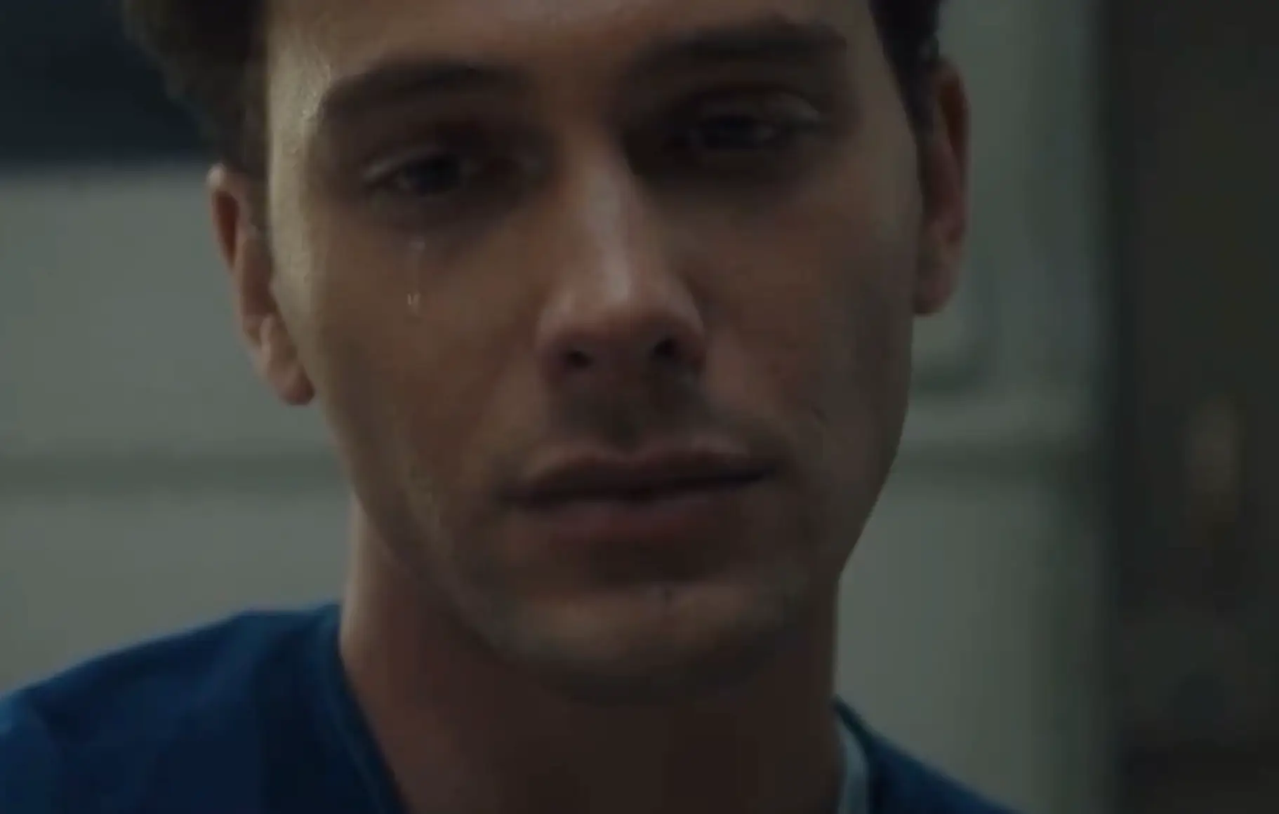 The scene consists of a 33-minute single take (Netflix) 