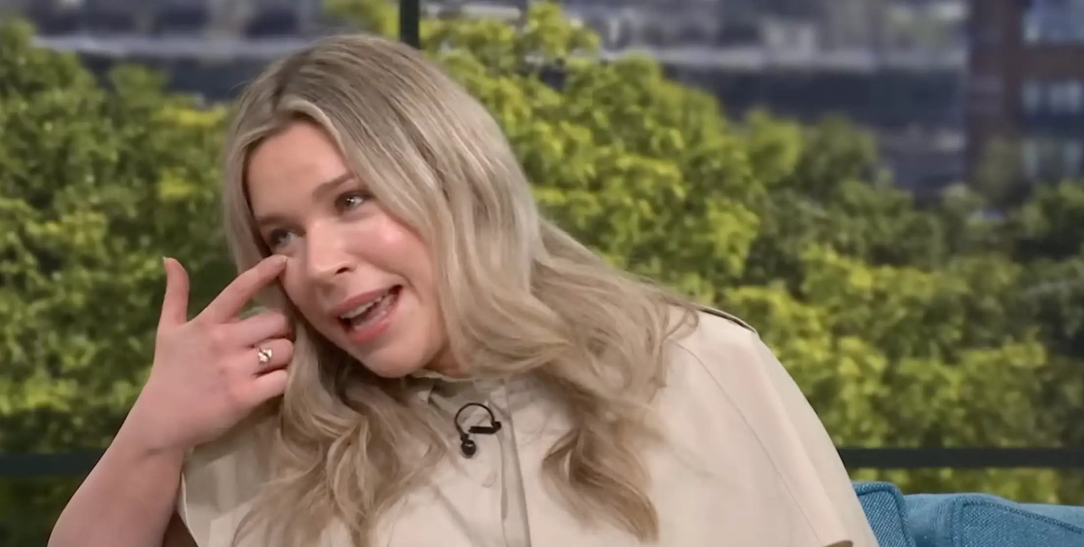 Jessica had her entire lower eyelid removed (YouTube/This Morning)