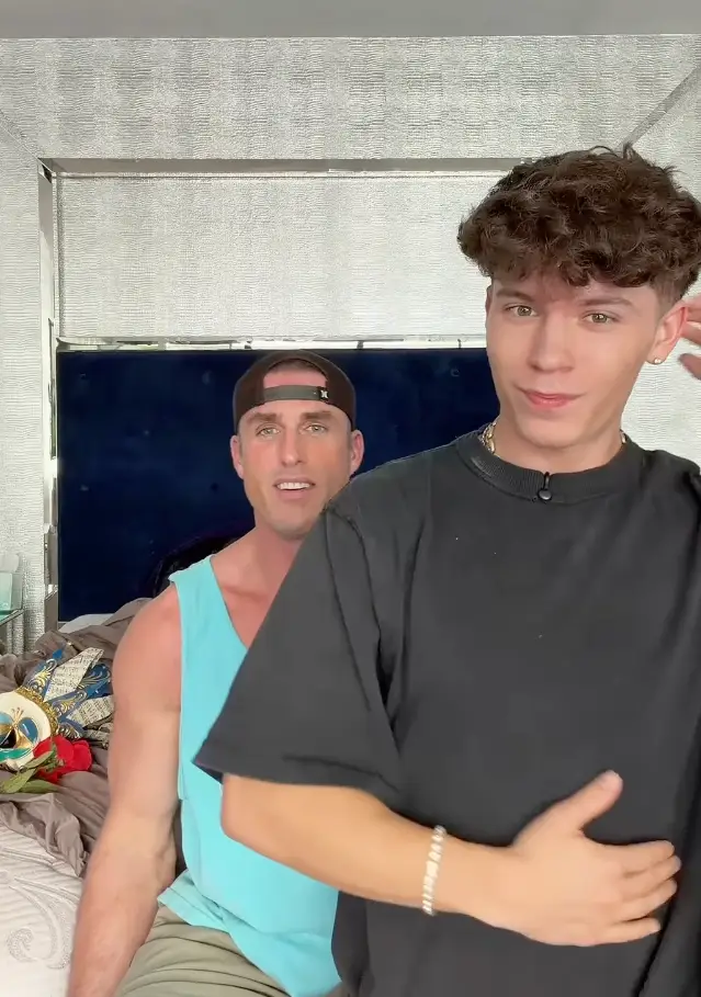 There's nearly 20 years between Mark and Drake (drakevonx/Instagram)