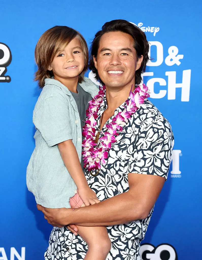 Garrett Gee and his son (Calihan y Tommaso Boddi/GA/The Hollywood Reporter via Getty Images)