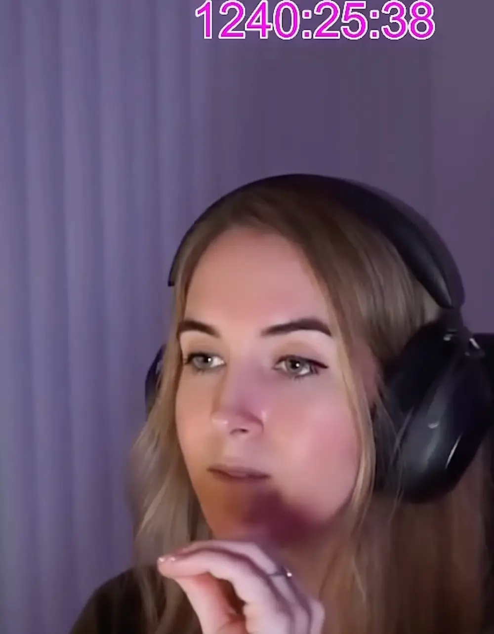 Emily has recently moved to a house full of streamers in LA from her small apartment in Austin, Texas (Twitch/Instagram/EmilyCC)