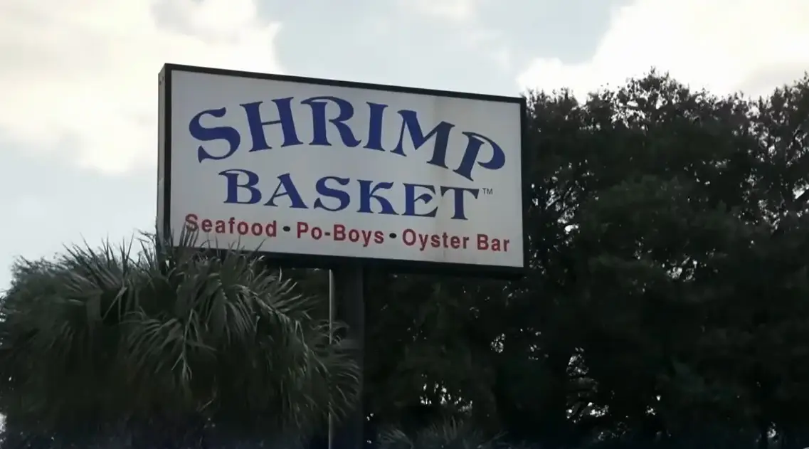 Charlie has been dining at the Shrimp Basket for a decade (CBS News)