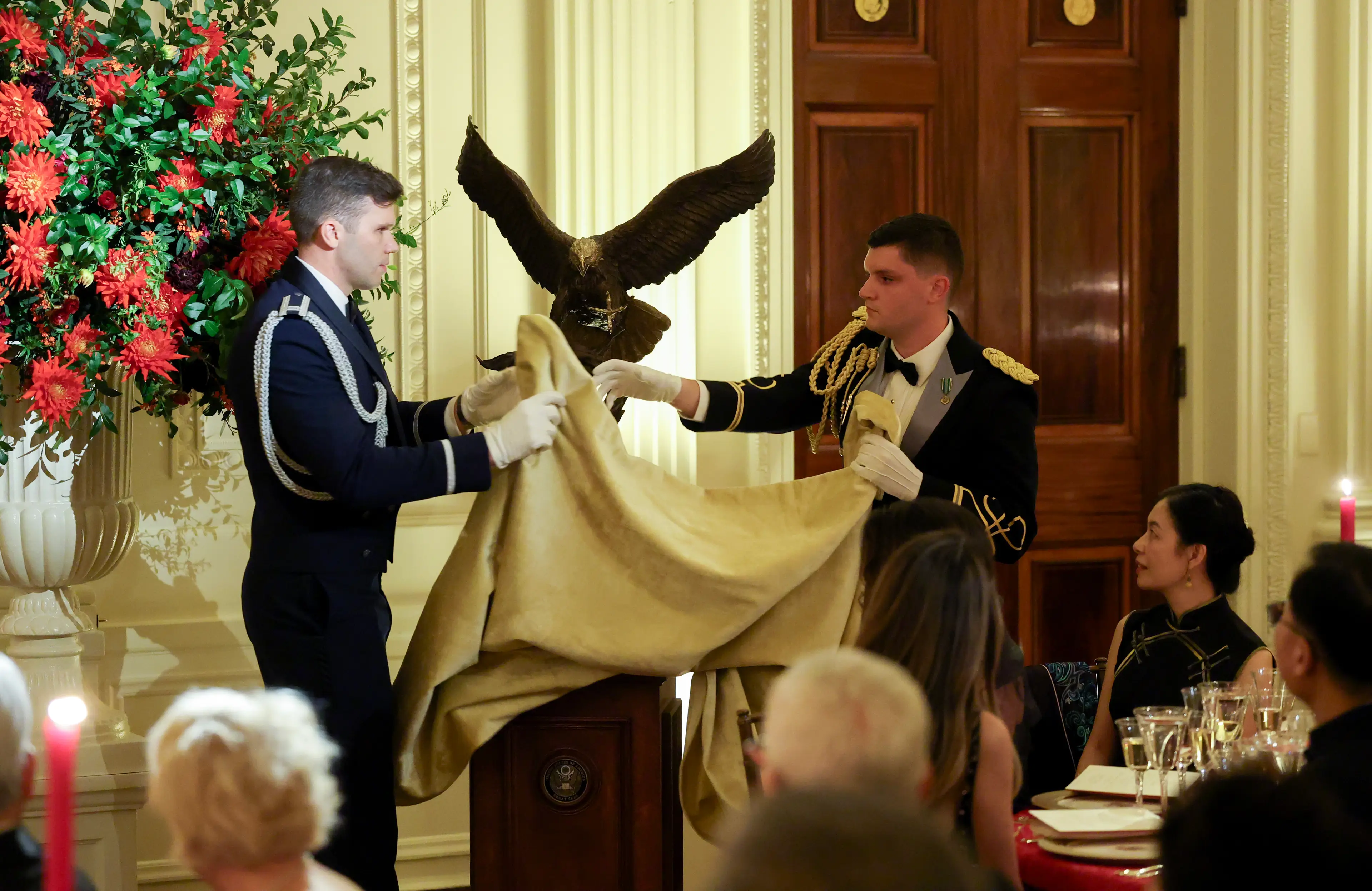 Trump presented the Chinese president with the country's national symbol (Kevin Dietsch/Getty Images)