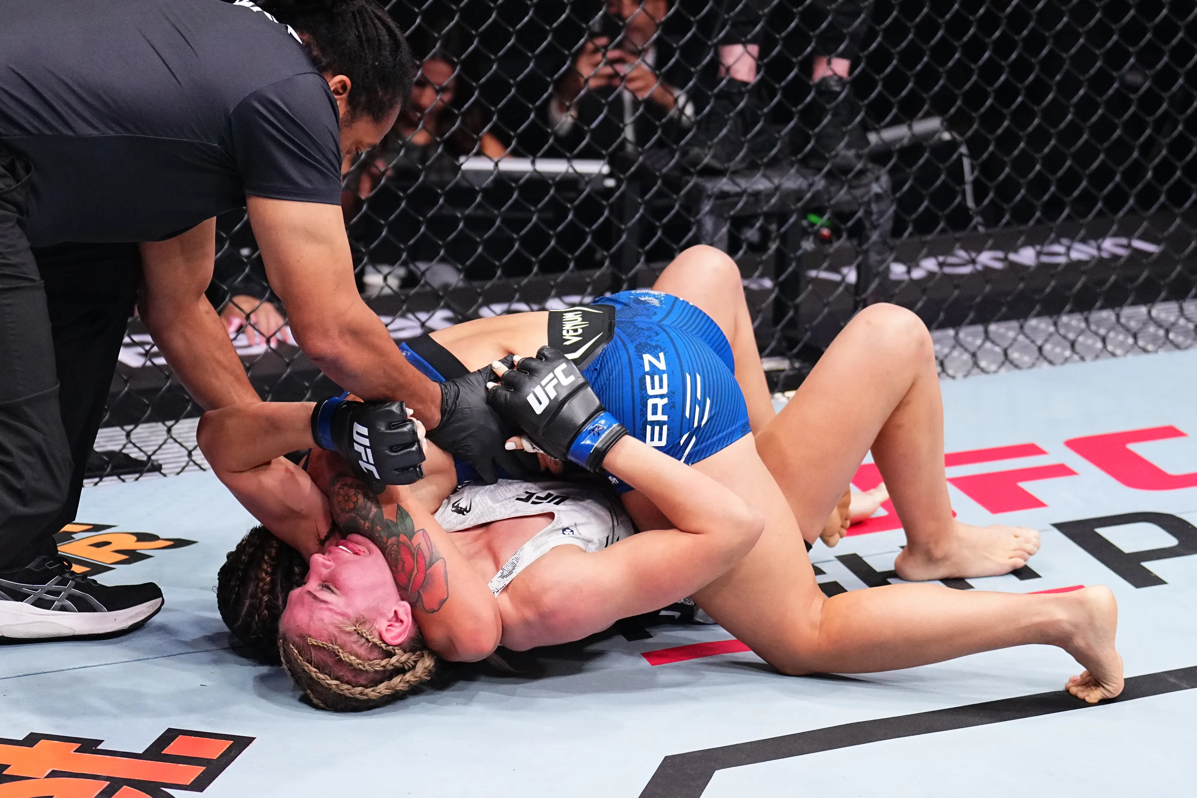 Zheleznyakova tapped out in the first round (Getty Images/ Chris Unger/Zuffa LLC)