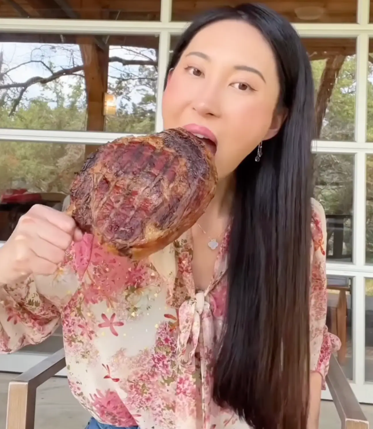 Bella follows a carnivore diet (@steakandbuttergal/Instagram)