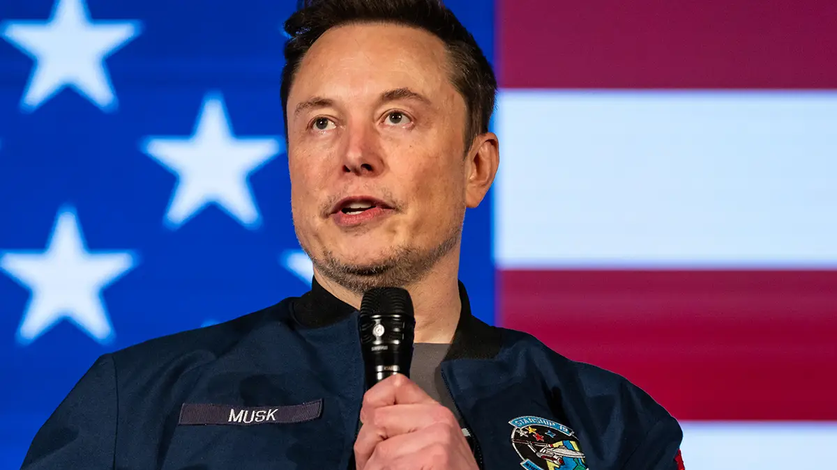 Twitter users have called out the Tesla CEO (Samuel Corum/Getty Images)