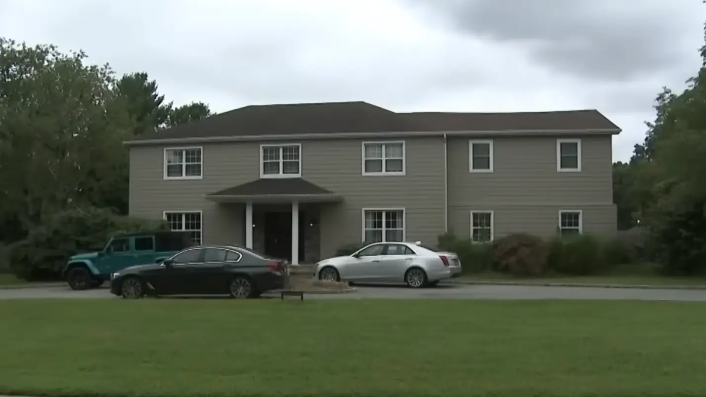 Kenneth and Kelly were allegedly shot in his Long Island home (CBS New York)