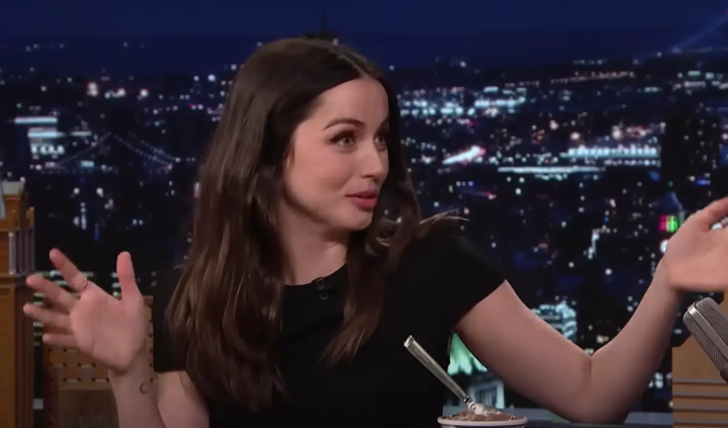 De Armas said she's been in 'pain' shooting alongside Reeves, but he hasn't complained once.