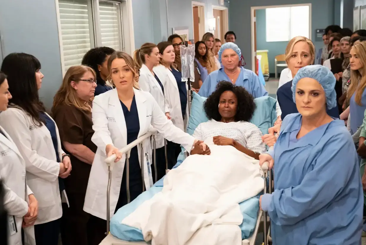 Finch (Right) in Grey's Anatomy. (Disney)