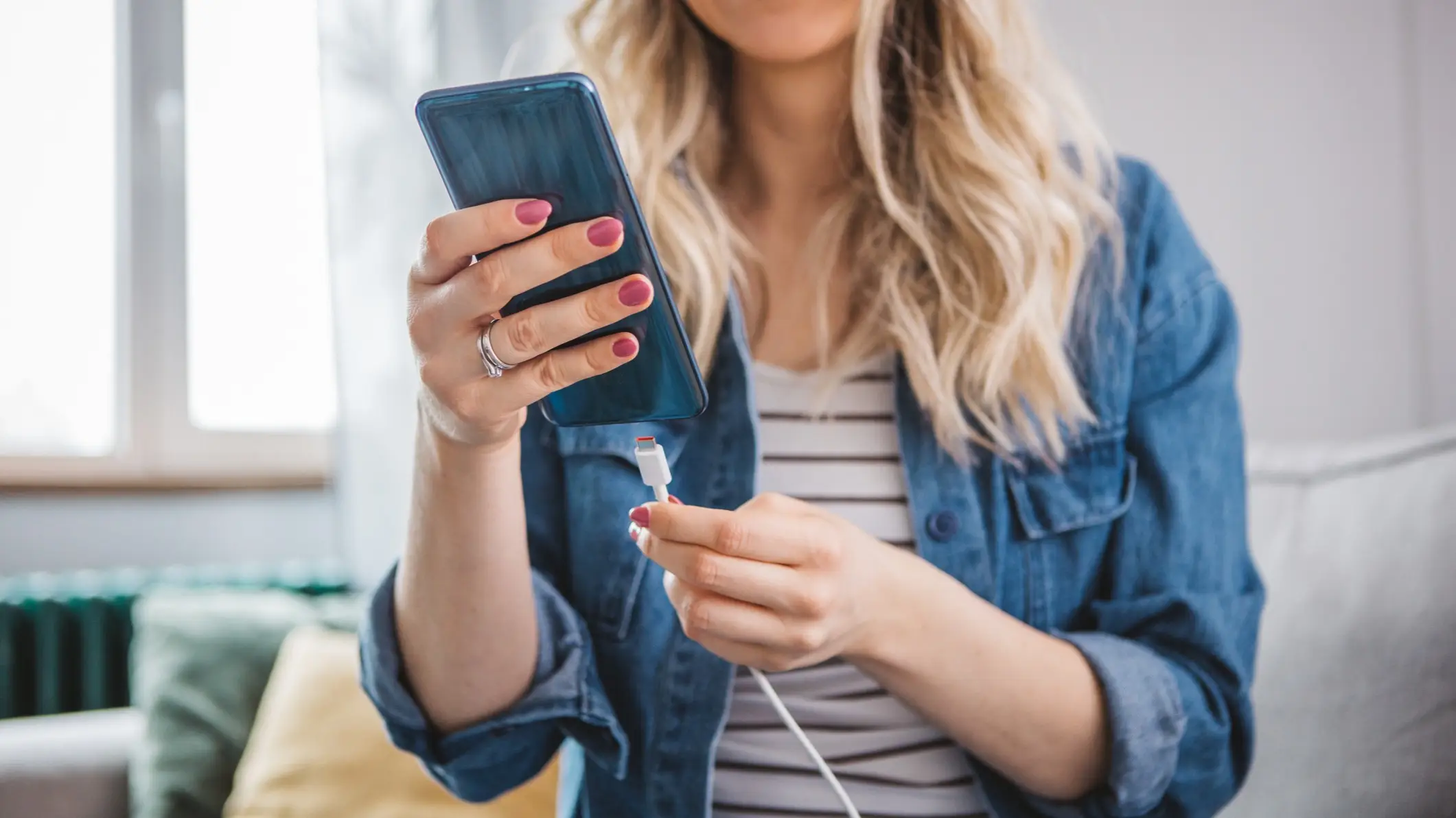 Tech expert warns iPhone users to never charge device to 100% for concerning reason