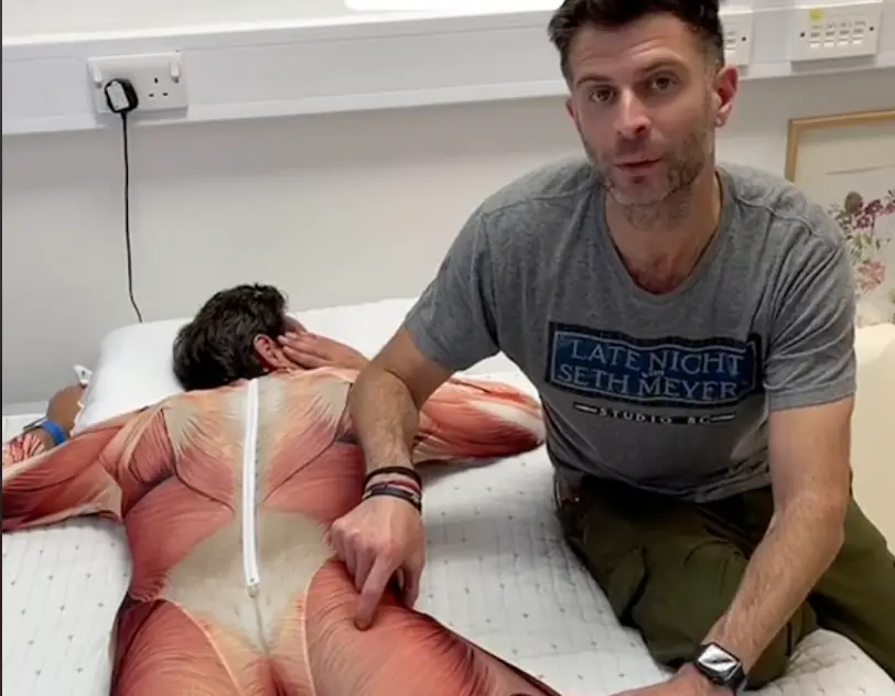 Sleeping on your front for long periods of time can hurt more than it helps, says expert. (TikTok/@levitex)