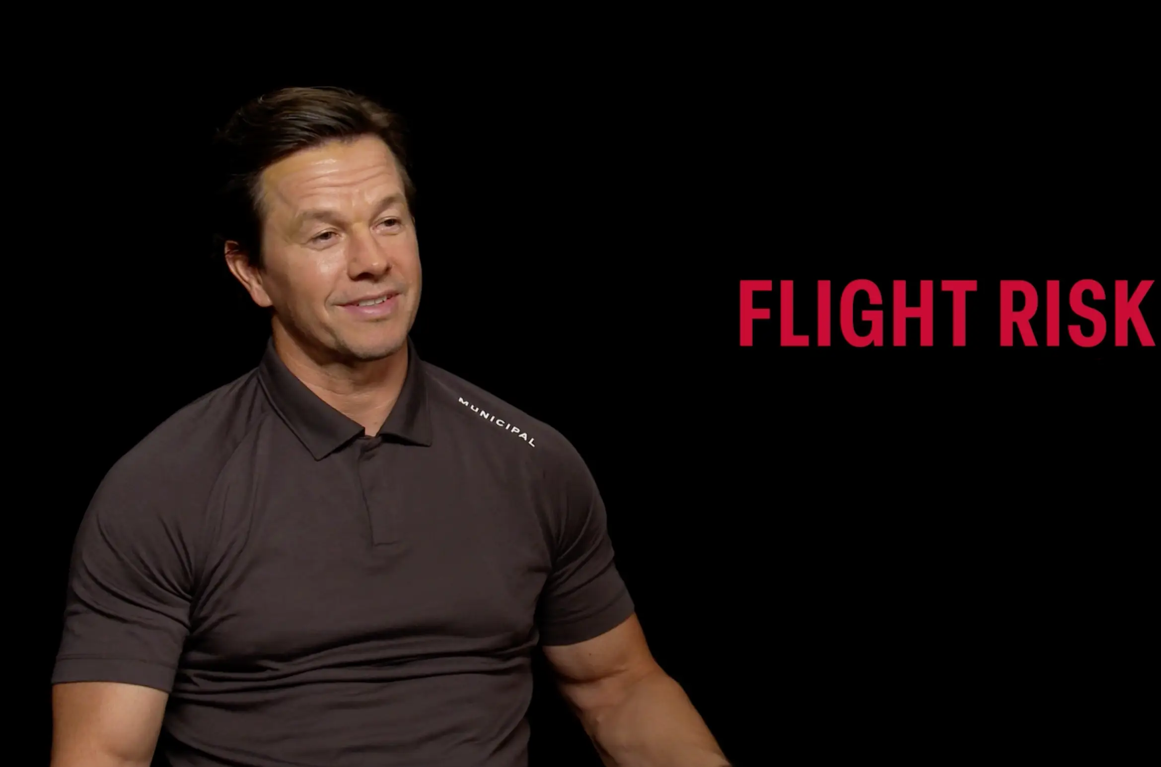 Mark Wahlberg explained he was still able to keep on top of his fitness schedule while filming Flight Risk (UNILAD)