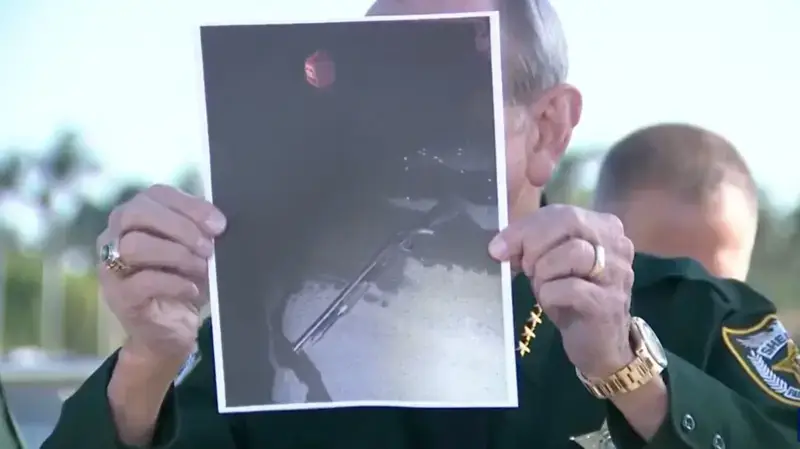 Palm Beach sheriffs shared images of the shotgun and fuel can at a press conference on Sunday (Palm Beach County Sheriff)