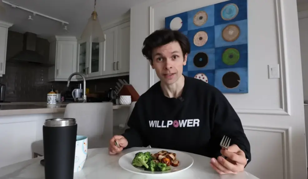 The YouTuber said he felt like a 'string bean' in the challenge (Will Tennyson/YouTube)