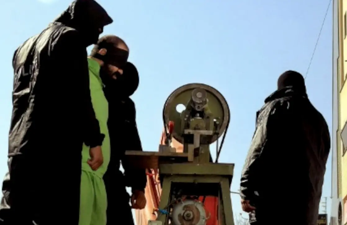 The inhumane finger guillotine.