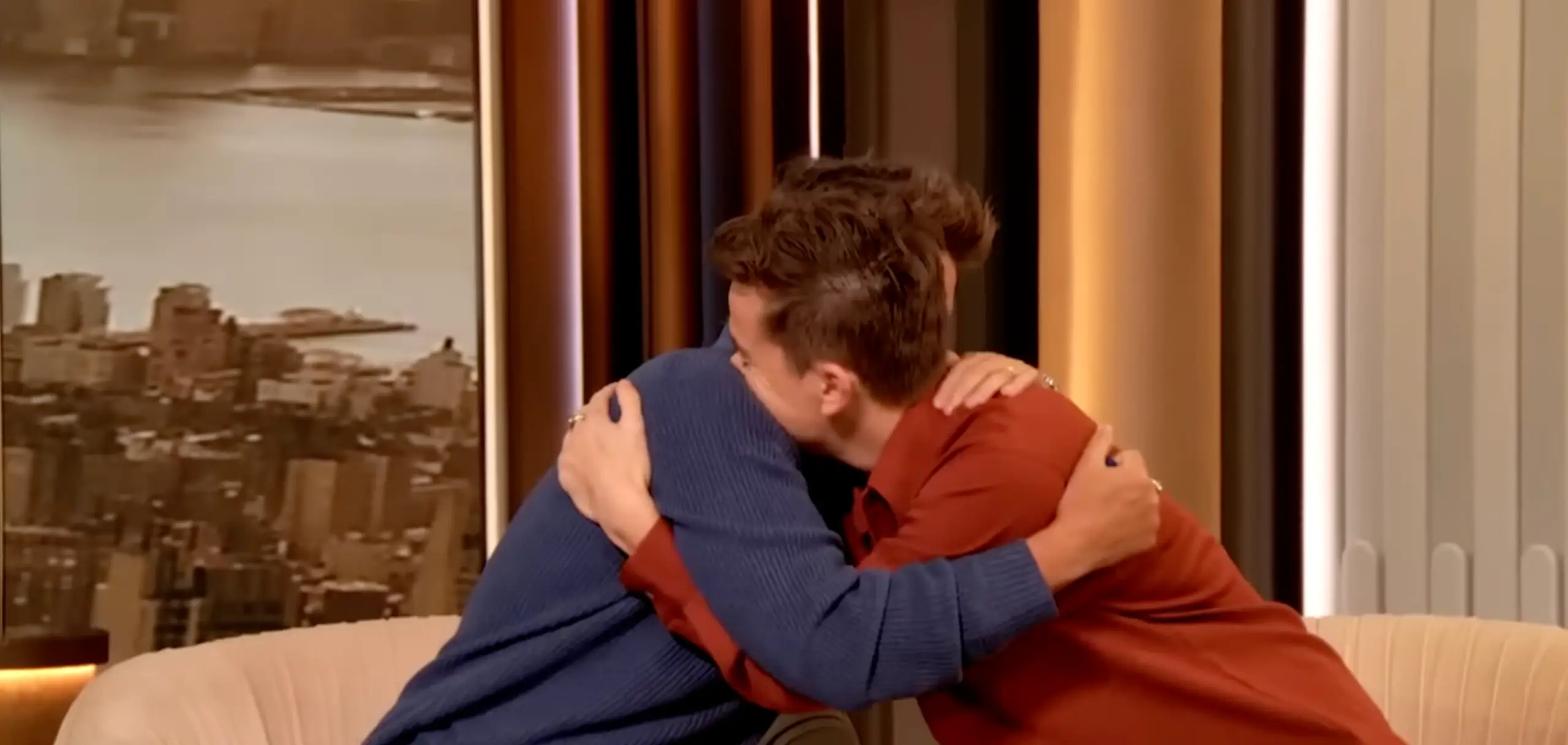 The pair emotionally embraced after the exchange.