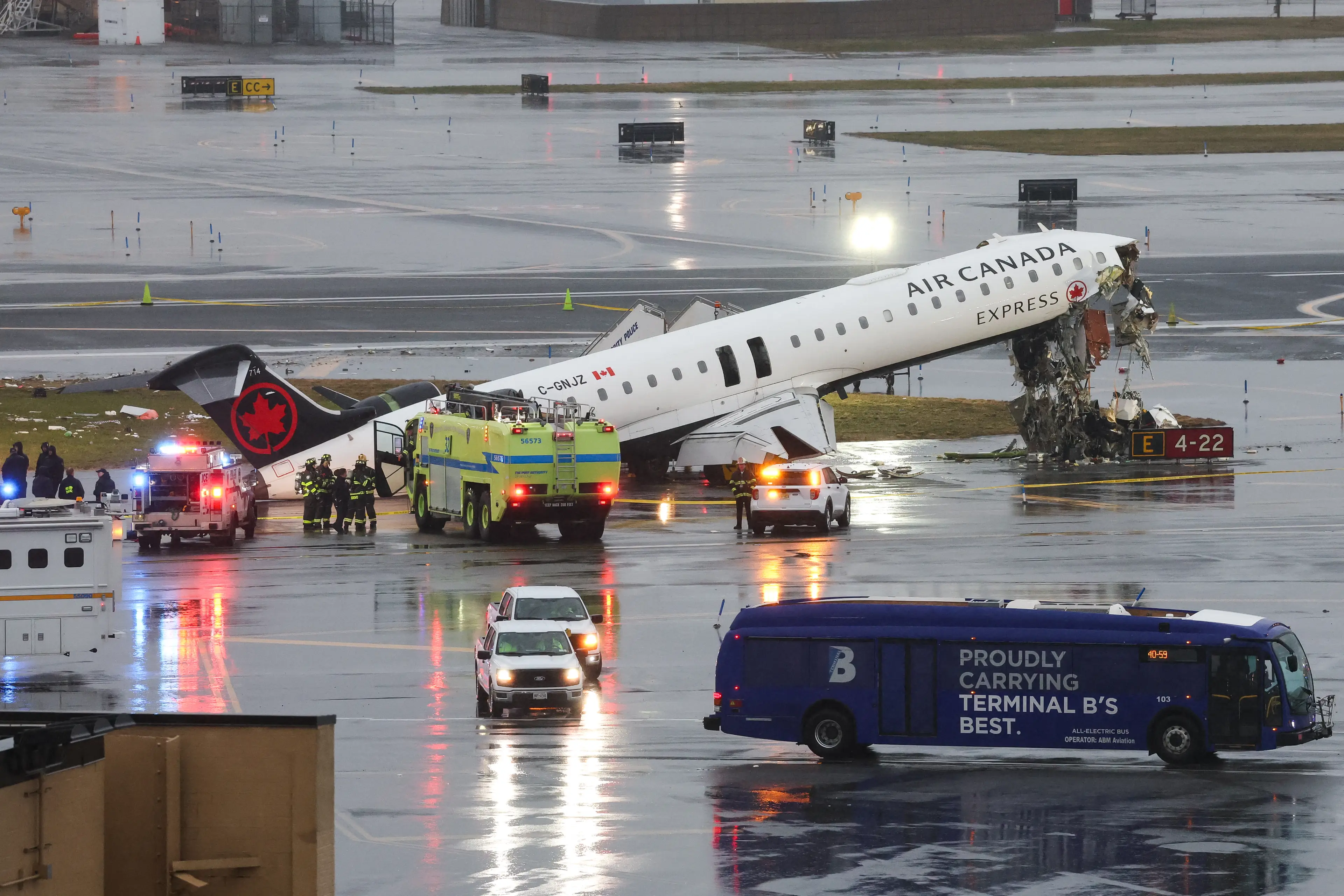 The crash claimed the lives of both pilots and left dozens requiring hospital treatment (TIMOTHY A. CLARY / AFP via Getty Images)