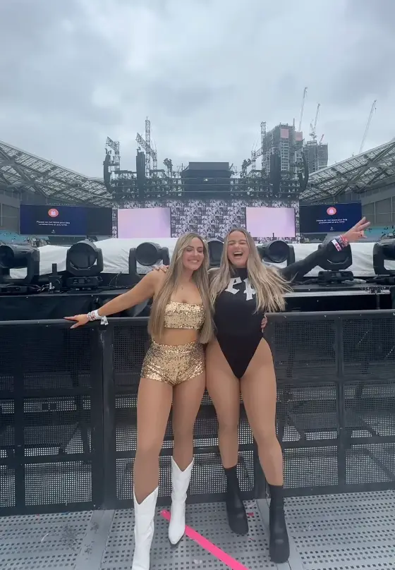 Irby went to one of Swift's Sydney concerts.