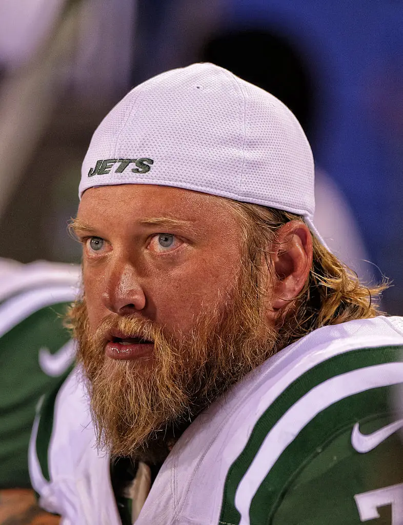 Nick Mangold, former #74 of the New York Jets, has tragically passed away at the age of 41 just less than a fortnight after telling fans about his condition (Jerome Davis/Getty Images)