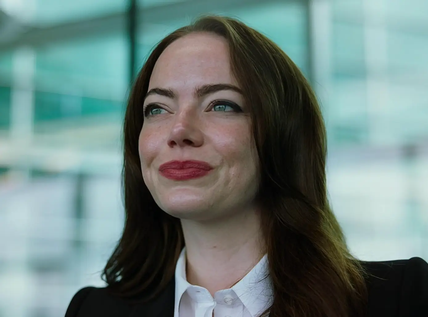 Conspiracy theorists in the movie think Stone's character is an alien (Focus Features)