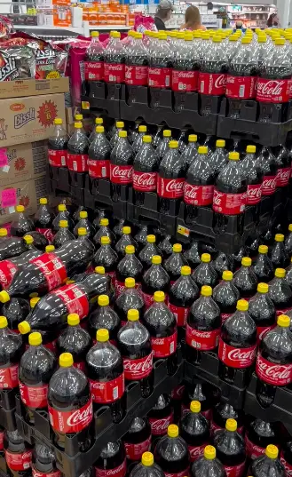 Some bottles have a yellow bottle top (kosherguru/Instagram)