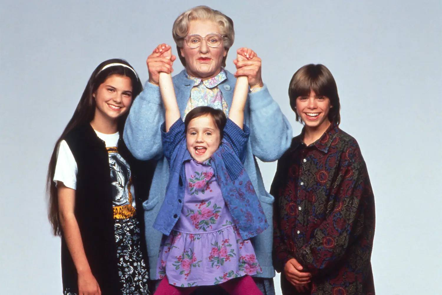 The cast of Mrs. Doubtfire. (20th Century Studios)