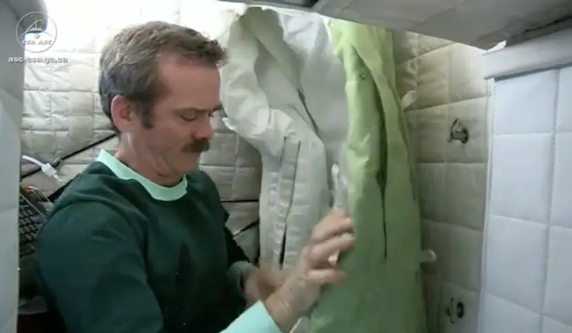 Chris Hadfield of the Canadian Space Agency shows us how it's done.