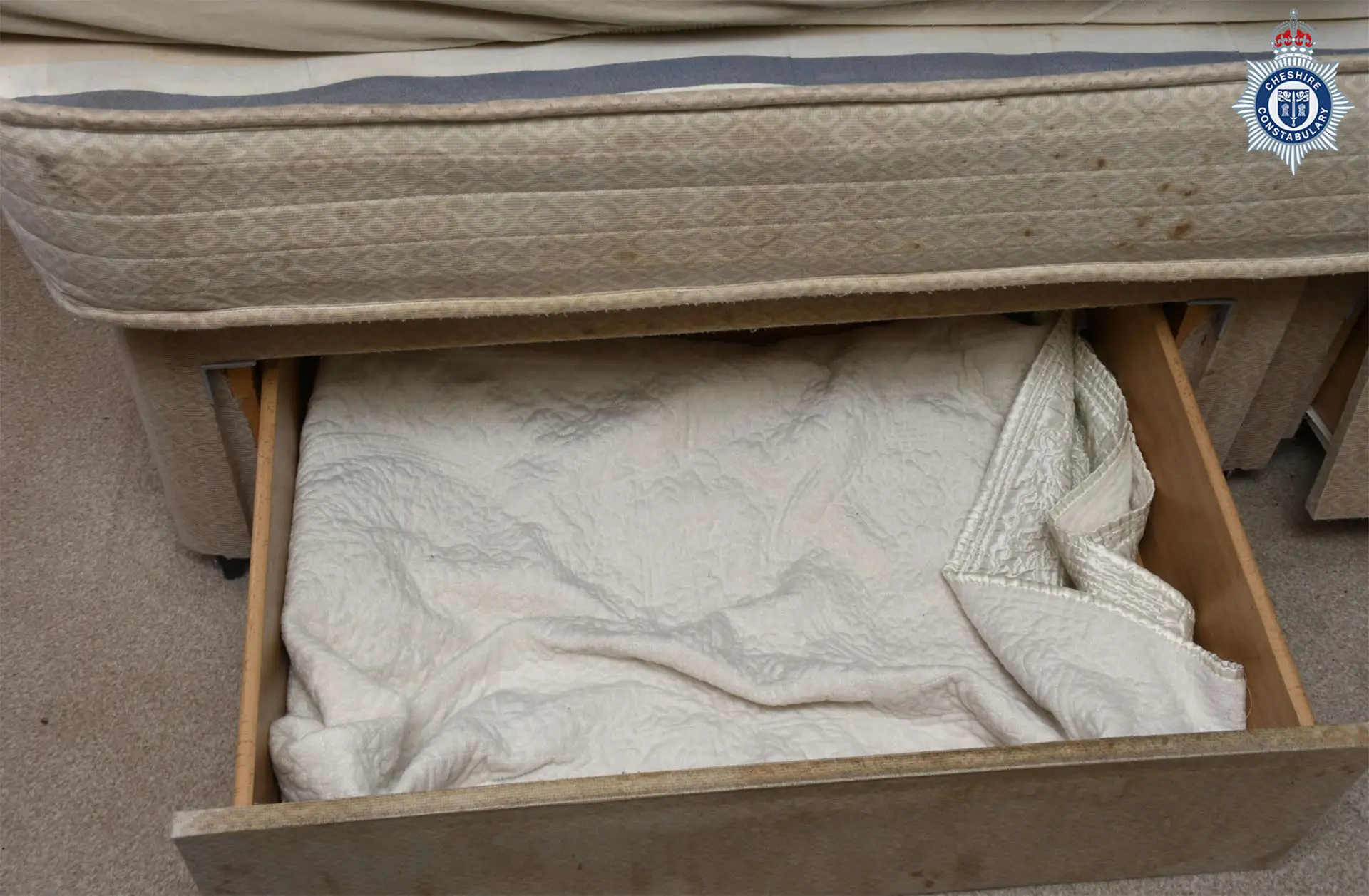 The mom kept her baby in a drawer (Liverpool Echo)
