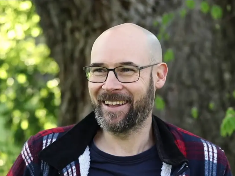 Fraser said he doesn't have dementia (YouTube/YoungOnsetDementia)