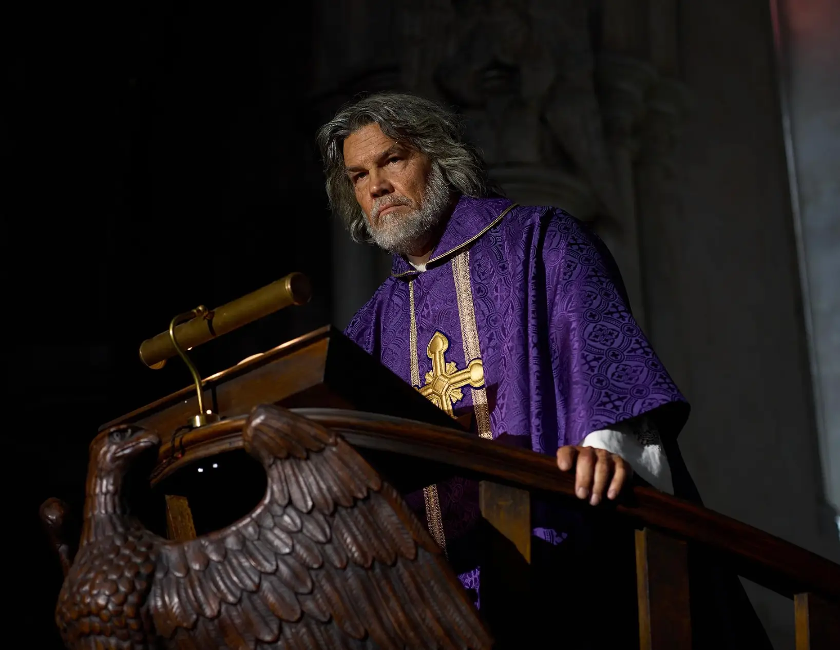 Josh Brolin in Wake Up Dead Man: A Knives Out Mystery (Netflix)