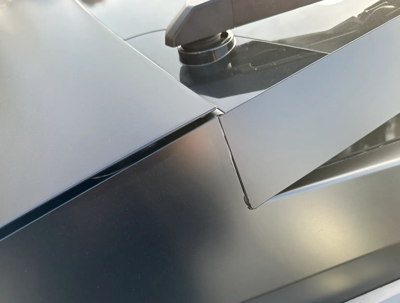 People were quick to notice the panelling gaps.