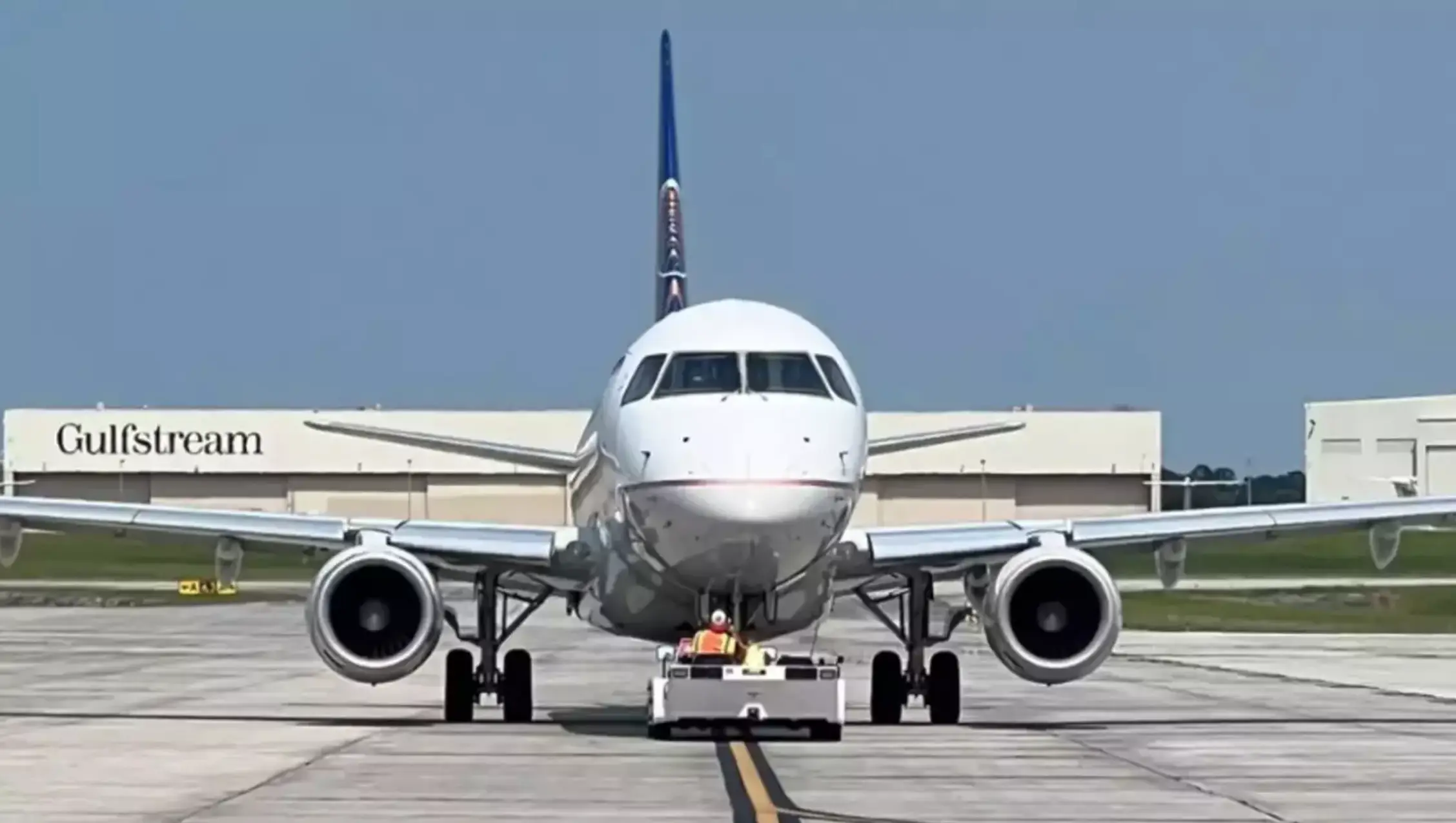 Two people are buried under the tarmac of Savannah Hilton Head airport (Instagram/savhhiairport)