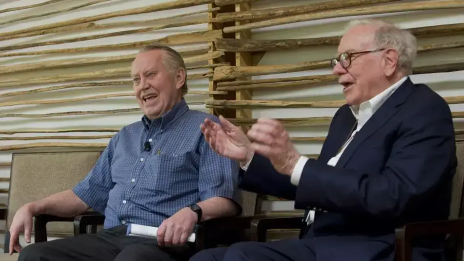 Chuck Feeney (pictured left) has died aged 92.