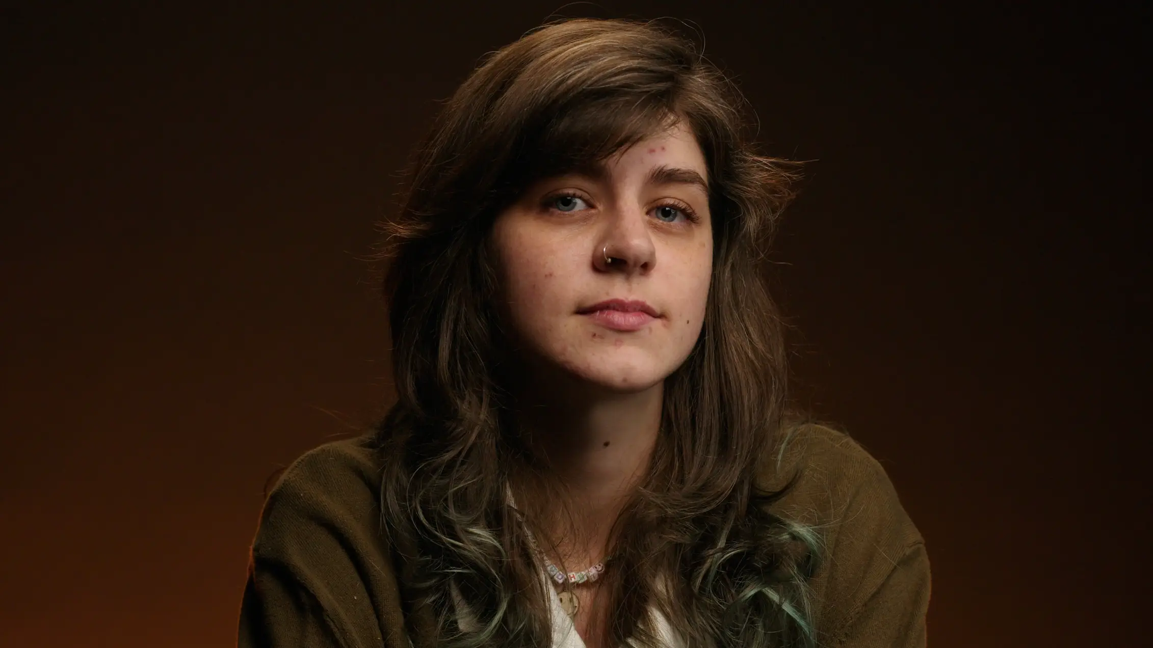 Woman with 25 personalities explains what it's like to switch between them