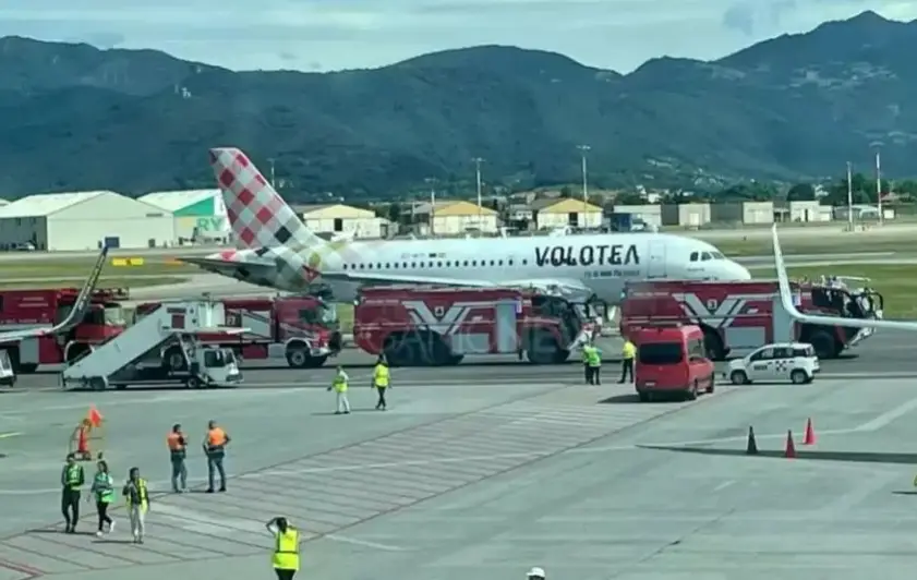 The plane was due to takeoff when the tragedy took place (Twitter/@vanguardintel)