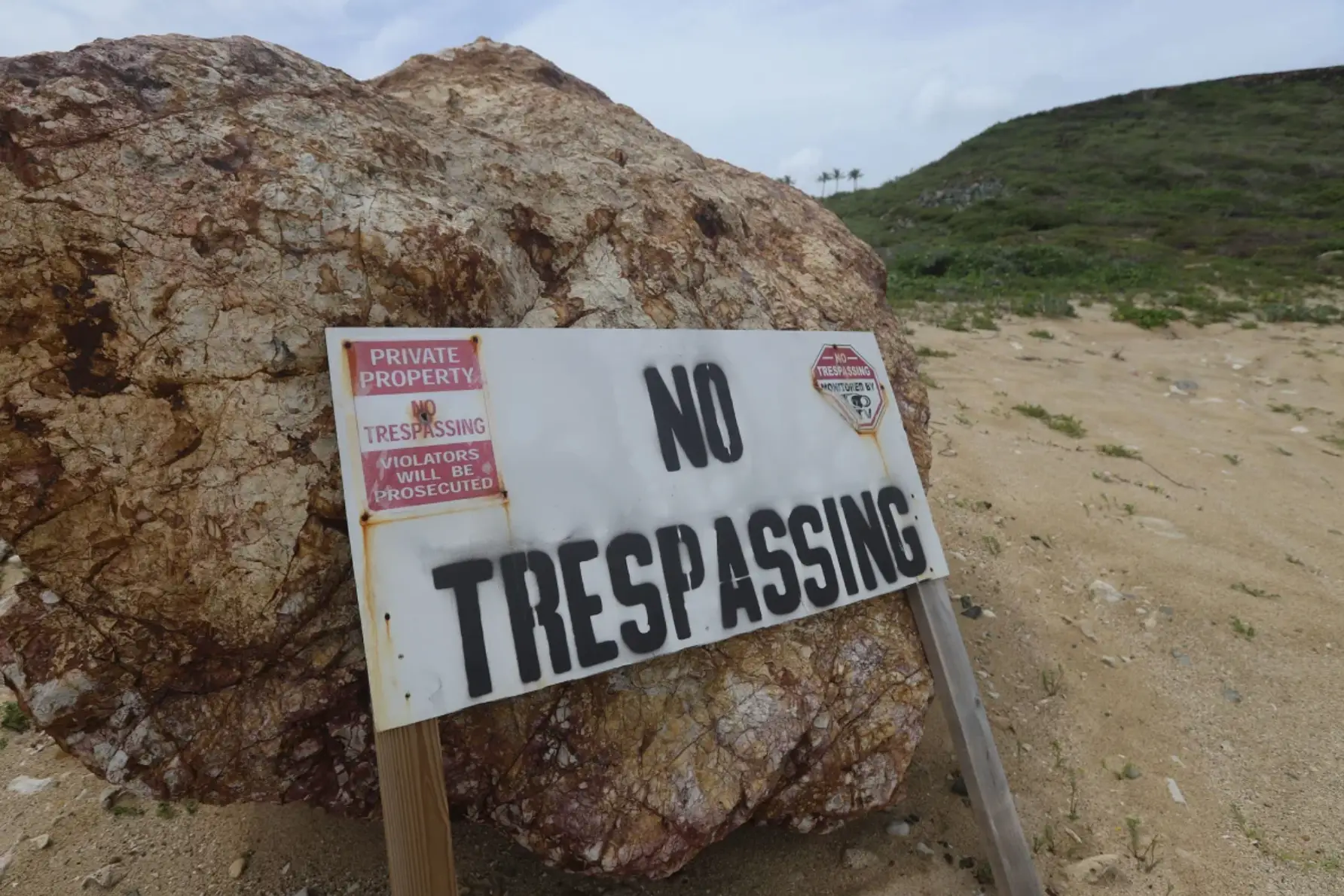 There was a large 'no trespassing' sign on the island (House Oversight Committee)