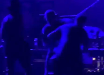 The lights dimmed so they could remove him from stage. (X/@JwSedlak)