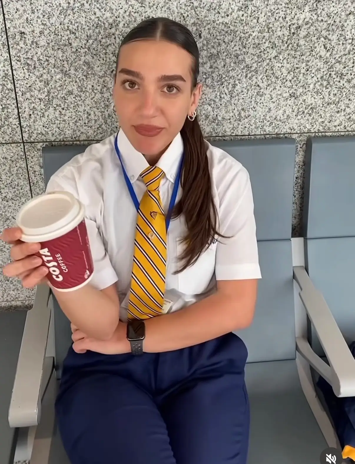 Naomi Rotolo says bacterial wipes are a must on flights (@naomi_rtl/Instagram)