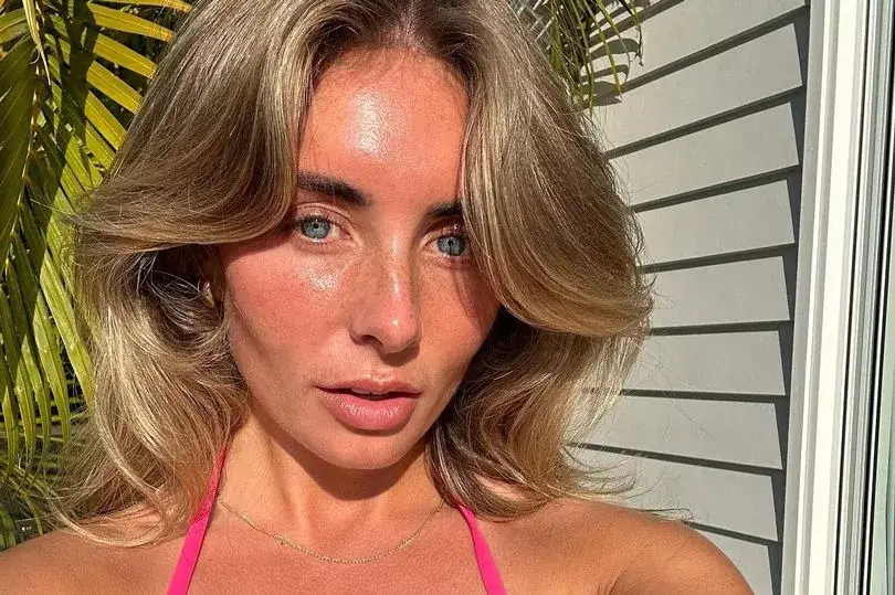 Bonnie found herself booted out of the hotel after being recognised. (bonnie_blue_xo/Instagram)