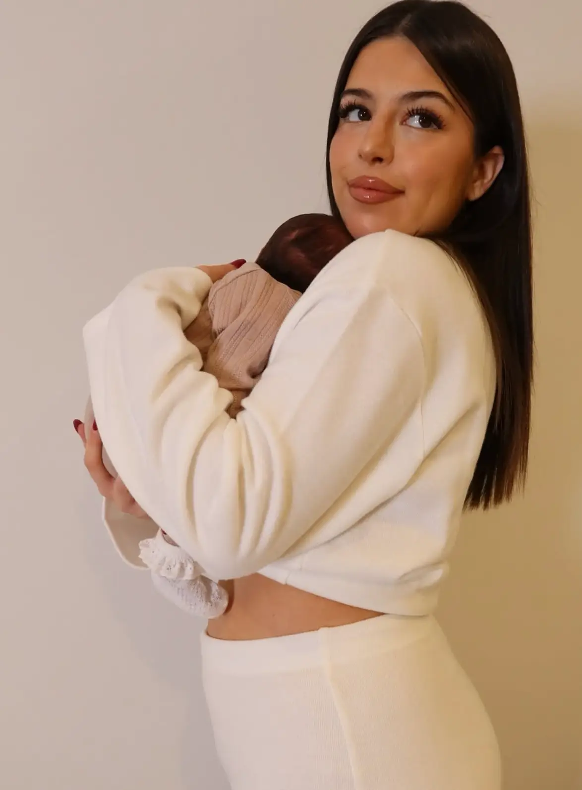 Sophia Grace with her newborn baby (Instagram/@therealsophiagrace)