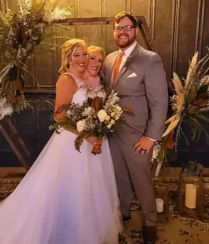 The pair married in 2021 (TikTok/@abbyandbrittanyhensel)