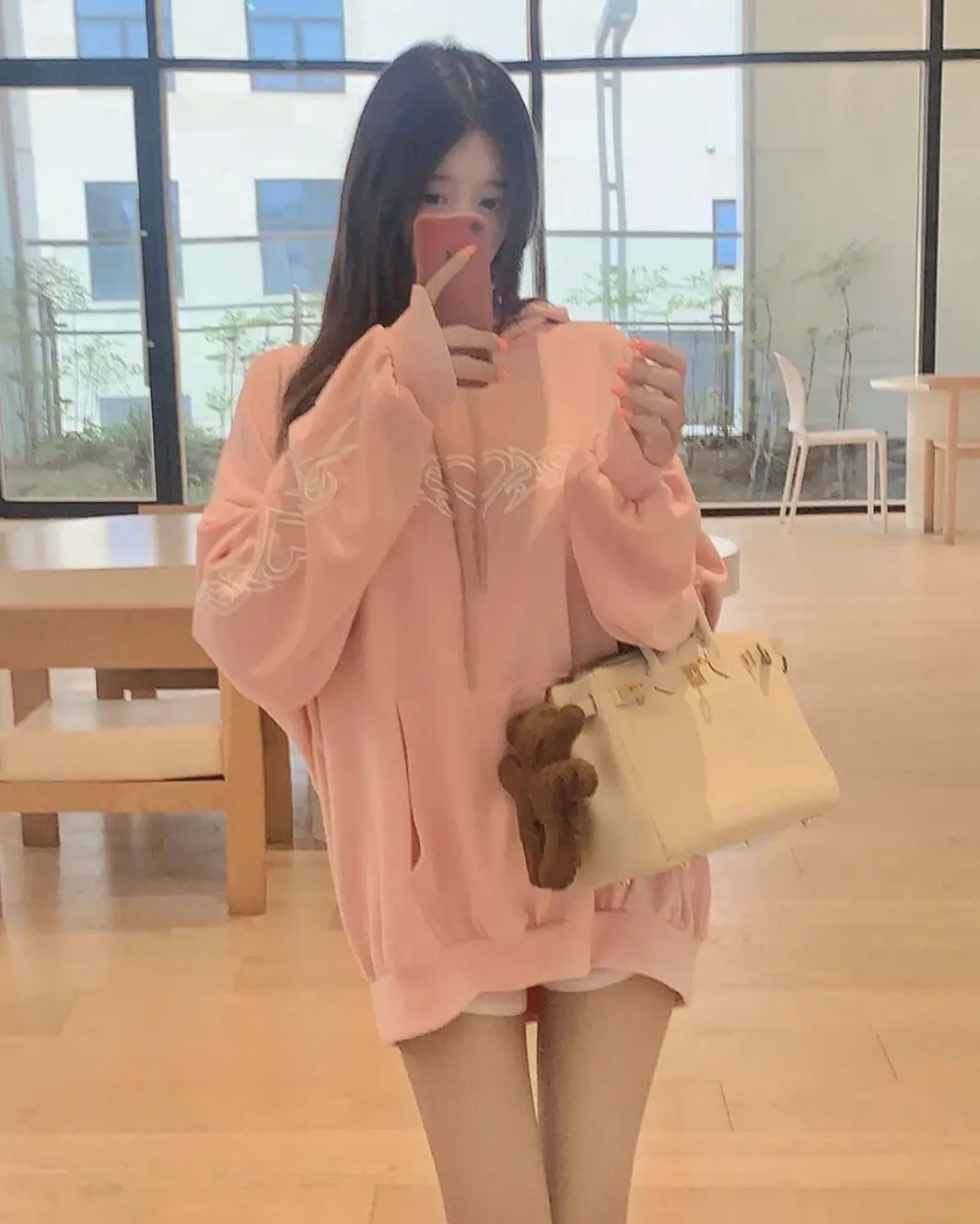 She posts edited images.