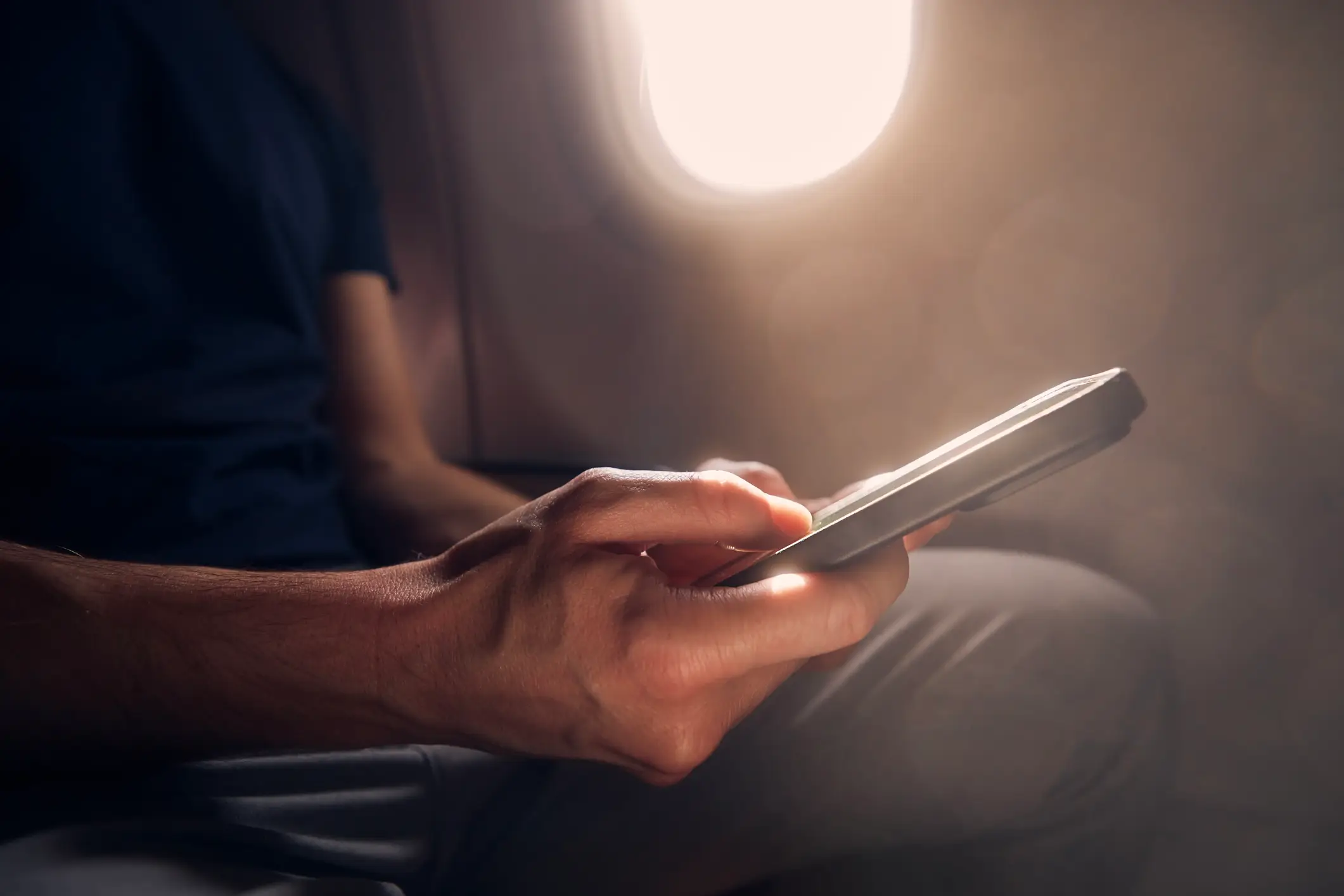 A United Airlines passenger sent a concerning text to a friend on a Newark-bound flight (Getty Stock)