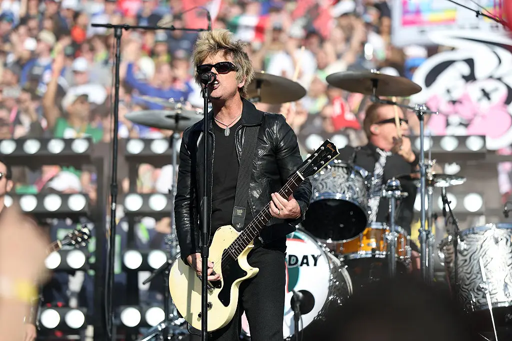 Billie Joe Armstrong was surprisingly apolitical in his Super Bowl pre-game performance ( Ronald Martinez/Getty Images)