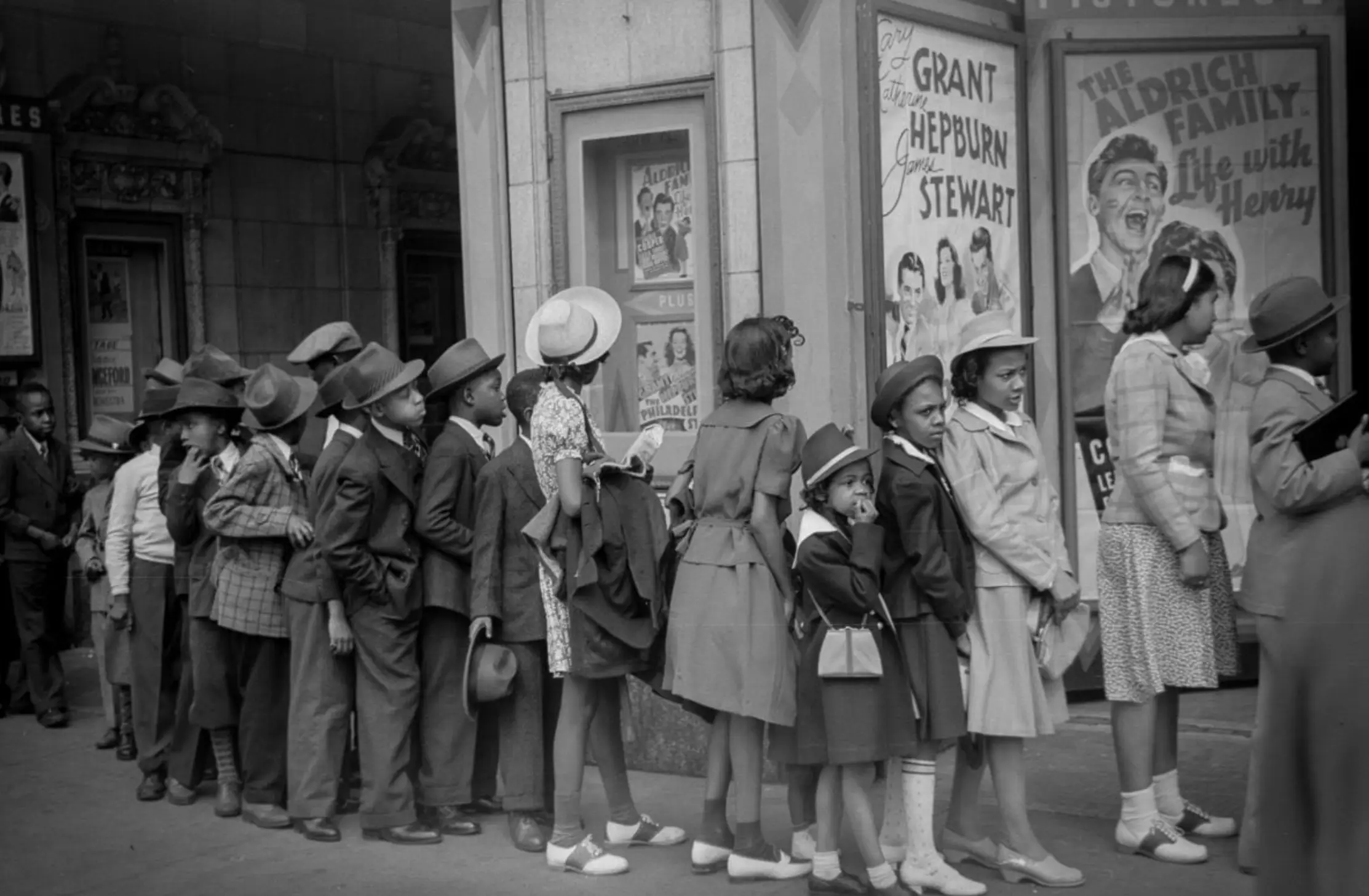 Spot the kid with the iPad? (Reddit)