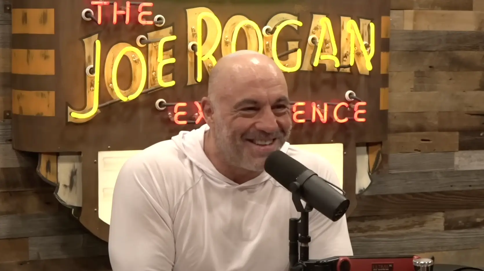 Joe Rogan and Bernie Sanders appeared to agree on one vital issue (YouTube/PowerfulJRE)