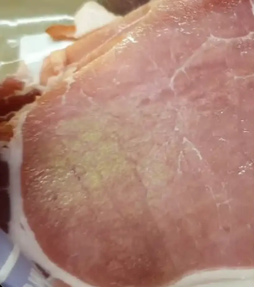 This is the hue we're talking about (Reddit/WillardWhy)