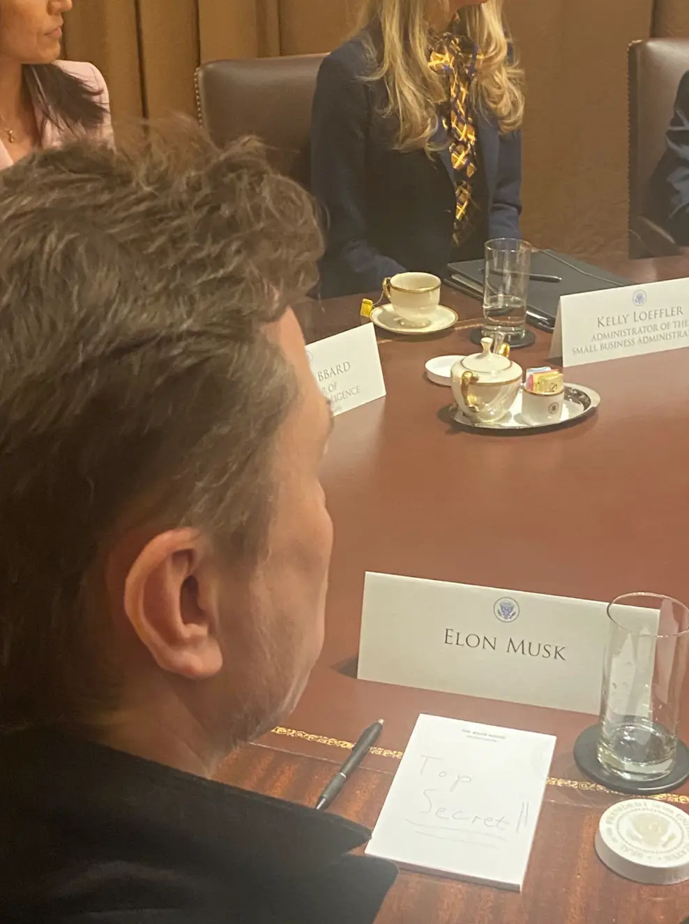 Musk certainly had plenty of notes for the meeting (Twitter)