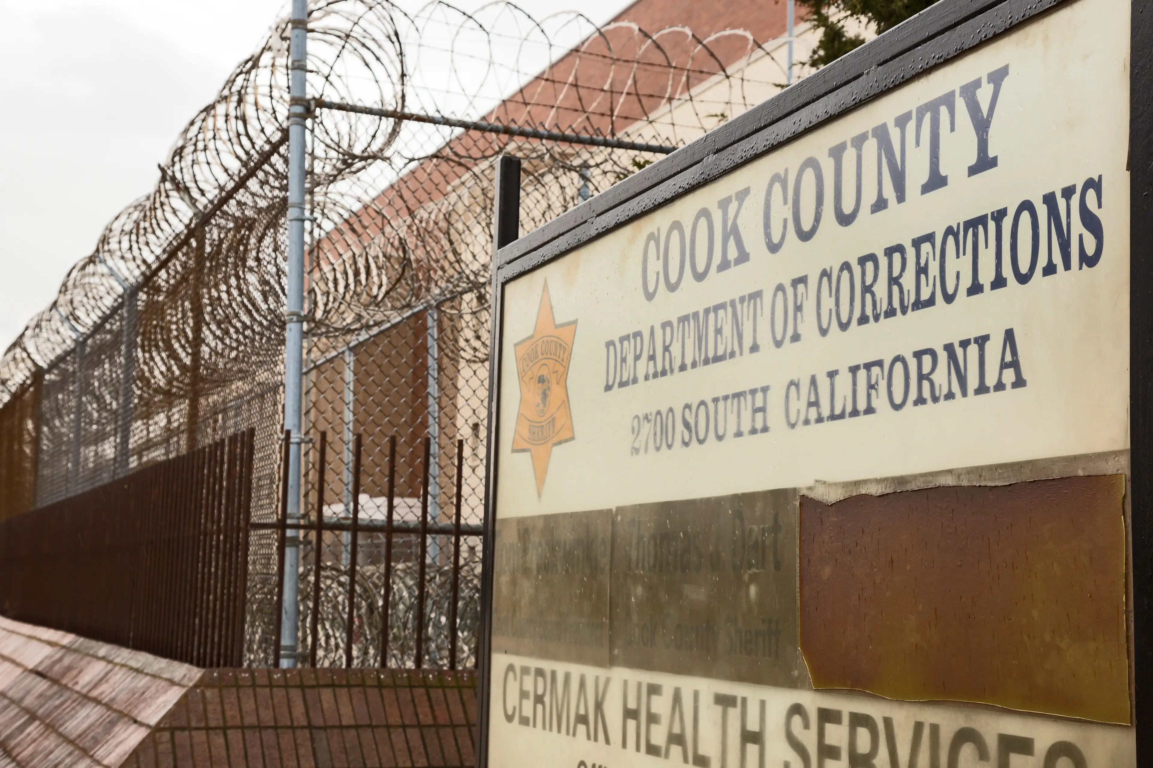 Man Released From Prison After 20 Years As Twin Brother Confesses (Alamy) 